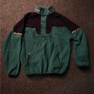 Akita fleece sweater